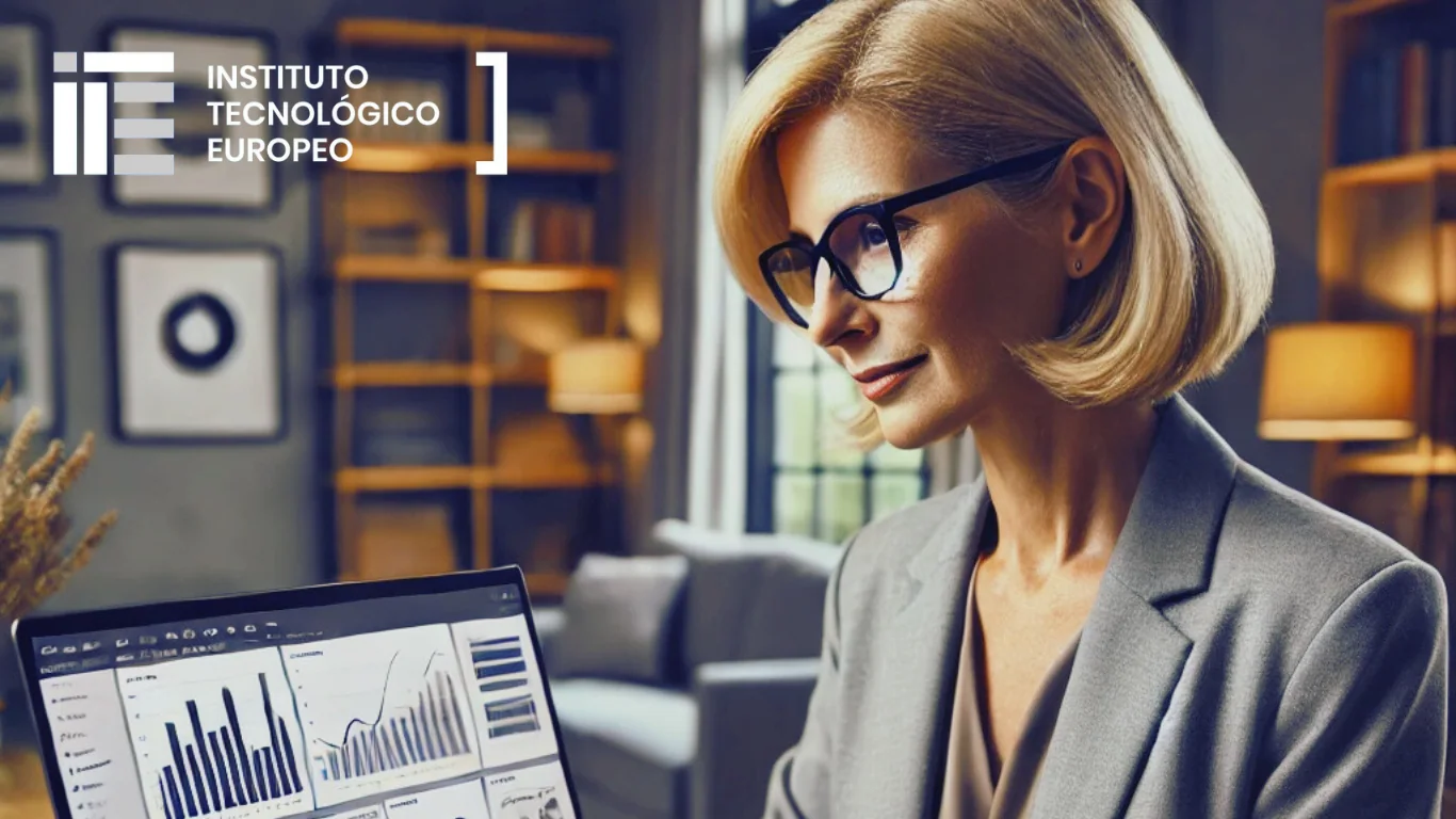 Mujer estudia curso power bi online