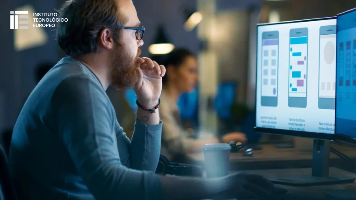 Descubre el rol del QA Tester, sus funciones clave, perfil profesional y habilidades necesarias para destacar en el mundo del software testing.